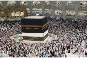 Masjid berbentuk kabah di Jepara bikin geger, warga berbondong-bondong datang