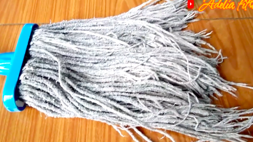 Cuma tambah 1 bahan dapur, ini cara cuci kain pel lama dekil agar bersih dan cerah seperti baru