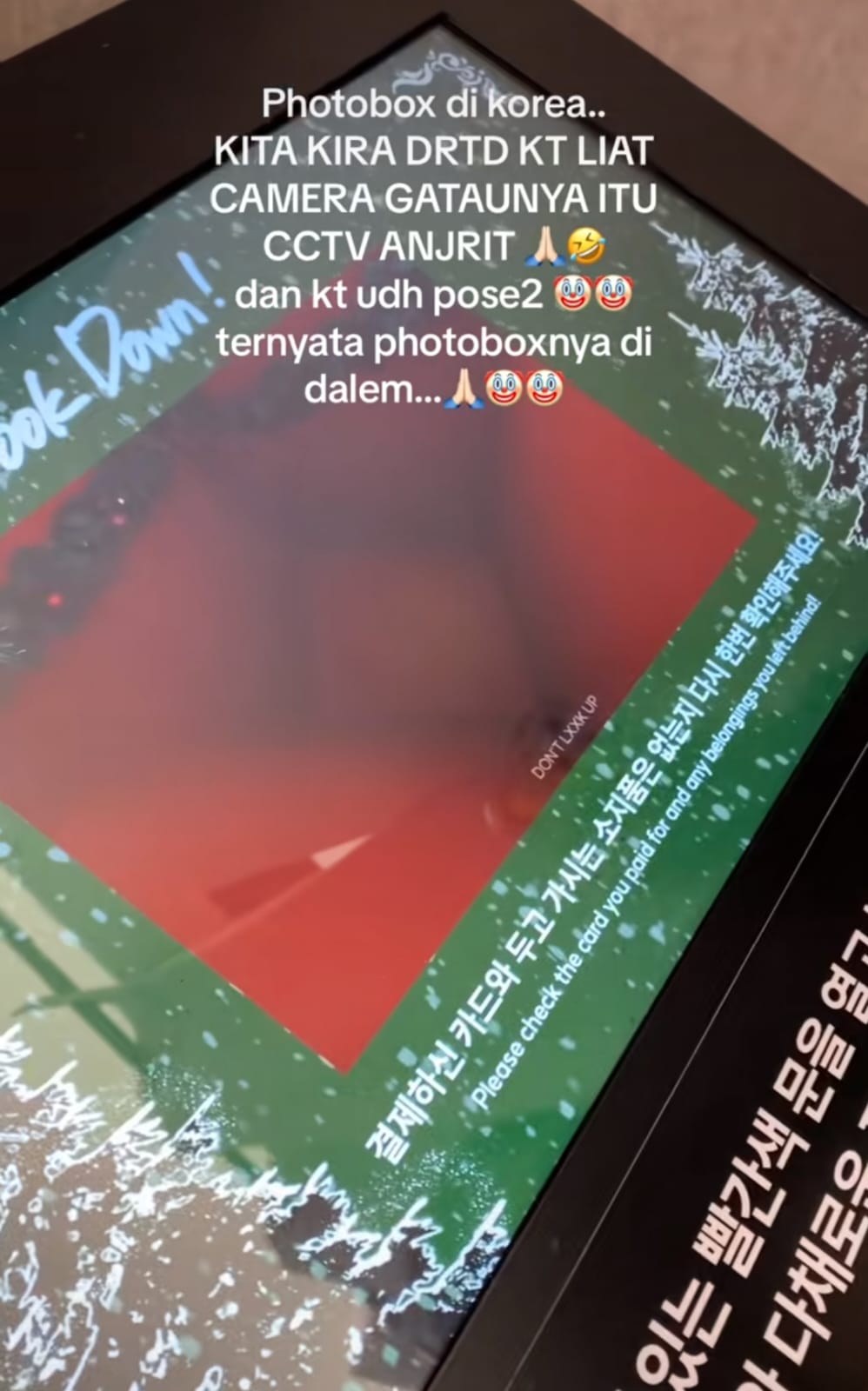 Momen orang Indonesia tak paham cara photobox di Korea ini kocak abis, udah pose ternyata kamera CCTV