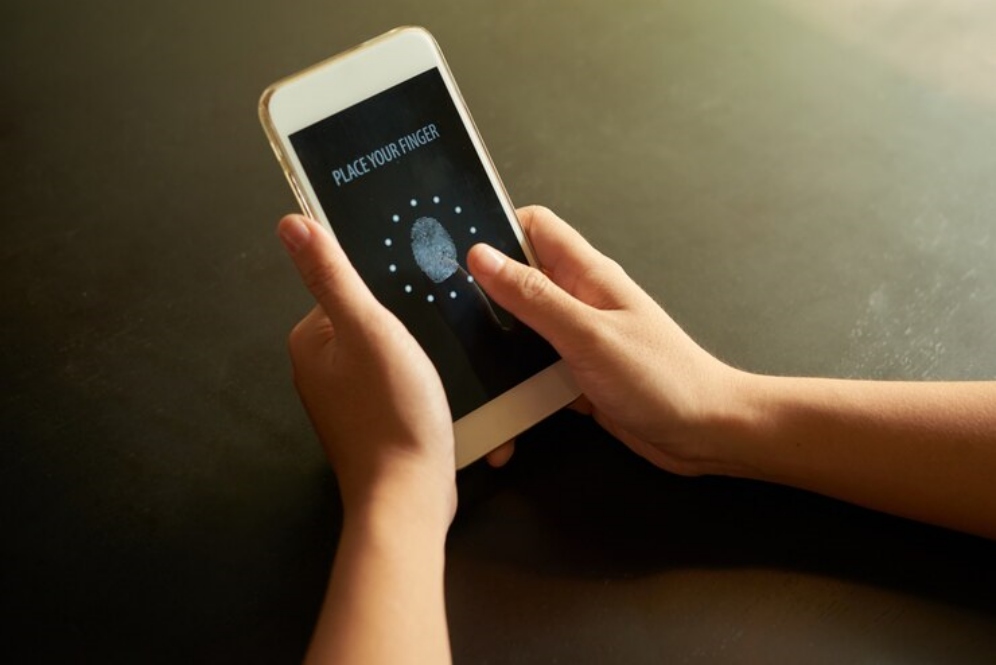 Cara mengunci layar iPhone dan Android untuk membatasi anak mengakses konten digital