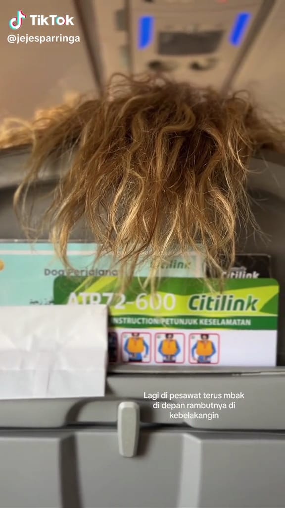 Cewek ganggu penumpang lain di pesawat ini endingnya kena instant karma, pengin ketawa tapi takut dosa