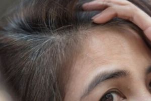 Tanpa jintan dan jahe, ini trik atasi uban prematur dan rambut rontok pakai hair oil dari 1 jenis daun