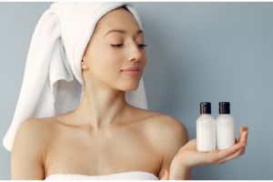 11 Produk body skincare untuk atasi kulit kering merek lokal di bawah Rp 150, bikin kulit auto glowing