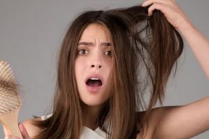 Lebat dan antirapuh tanpa minyak kelapa, ini trik kurangi rontok berlebih pakai 1 jenis bumbu dapur