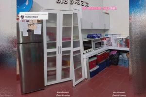 Biar jadul tapi rapi, 10 potret dapur tanpa tirai kolong bisa jadi ide emak-emak hobi nimbung barang