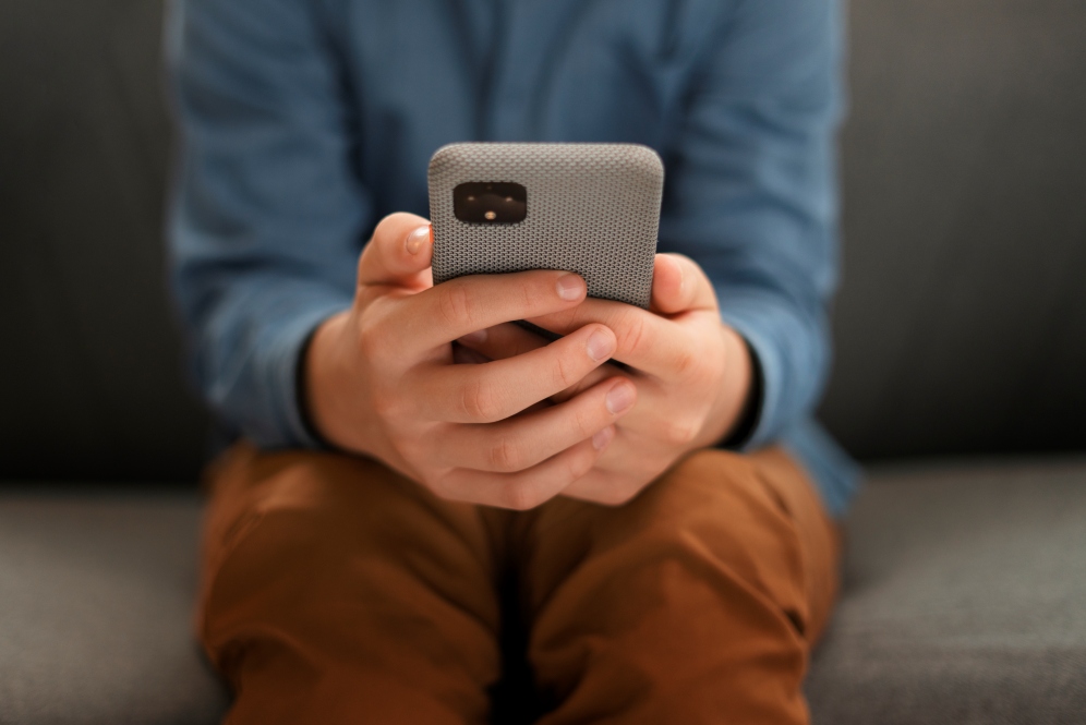 10 Cara mengatasi iPhone yang sering nge-lag, periksa kesehatan baterainya