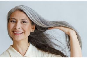 Tanpa campuran daun kari, ini cara mengatasi uban prematur hanya pakai hair toner dari 1 jenis tanaman