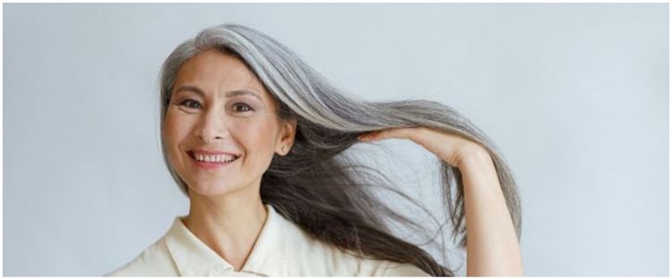 Tanpa campuran daun kari, ini cara mengatasi uban prematur hanya pakai hair toner dari 1 jenis tanaman