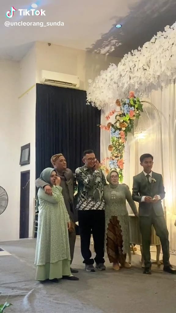 Manten wanita ini bikin satu keluarga nangis pas resepsi, pas tahu alasannya auto nyesek