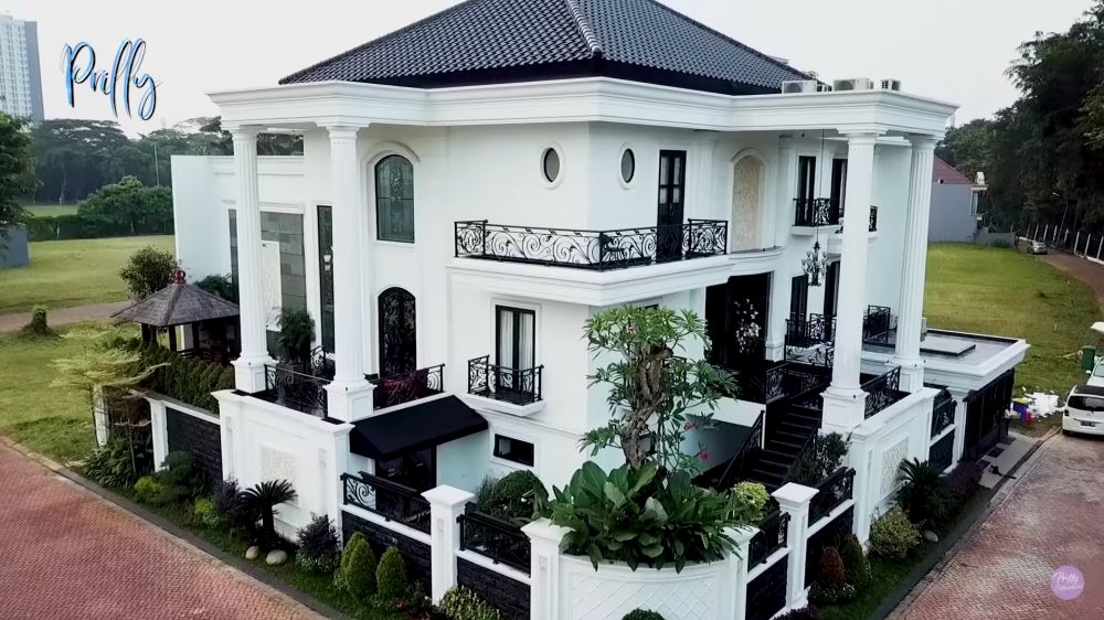 Rumah Prilly Latuconsina ditaksir Rp20 M, 11 potret dapurnya dengan ruang makan bak restoran bintang 5