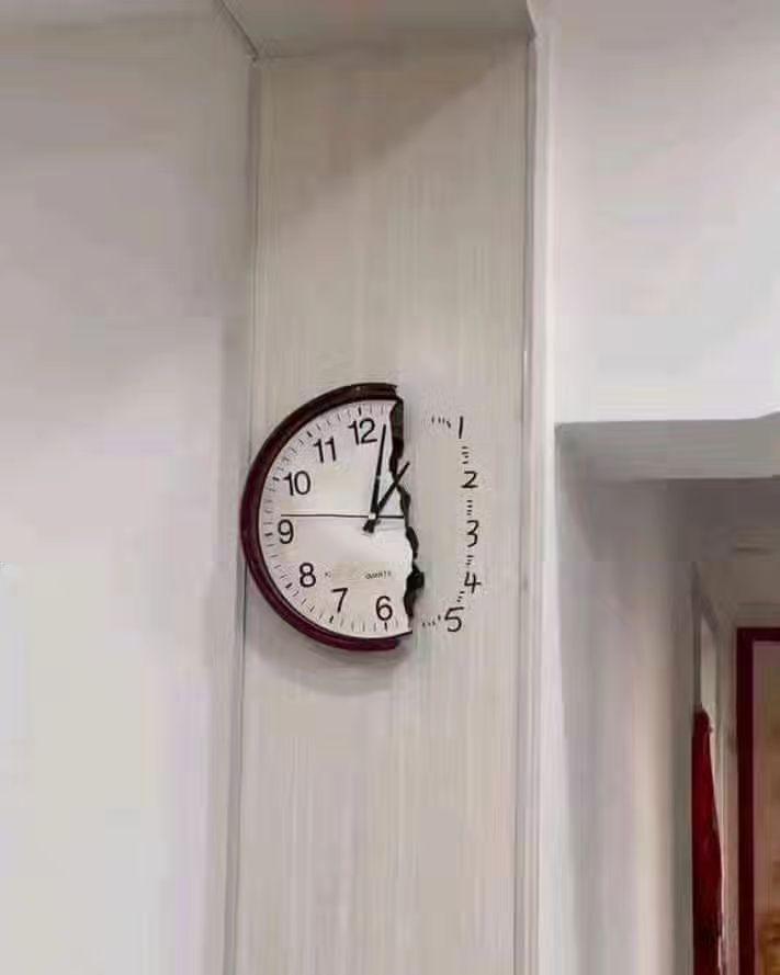 11 Potret kocak desain nyeleneh jam dinding ini jatuhnya bikin mikir, endingnya naik pitam