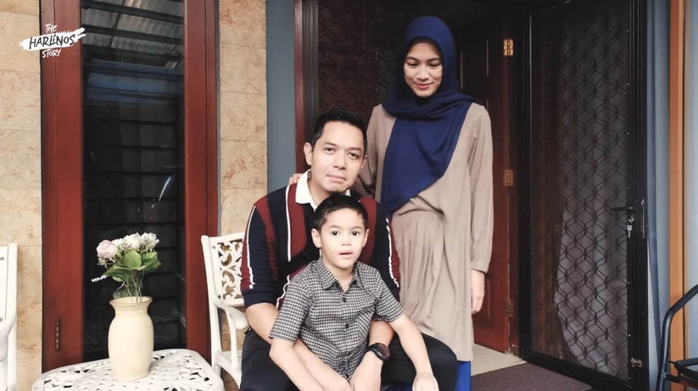 Dulu dibayar Rp 15.000 kini punya hunian mewah, 11 potret rumah Dude Harlino ada kolam renang indoor