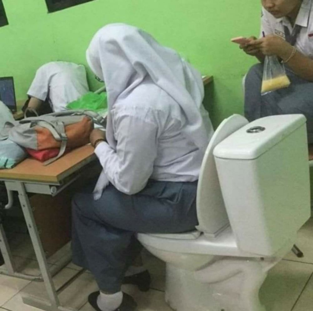 11 Potret kocak kelakuan siswa pas jam kosong ini absurd parah, endingnya bikin tepuk jidat
