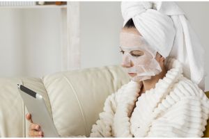 11 Produk masker skincare buat mencerahkan wajah merek lokal di bawah Rp 100 ribu, kulit makin glowing