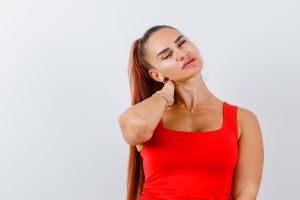 13 Arti mimpi ditusuk pisau menurut psikologi yang menegangkan, isyarat kewaspadaan