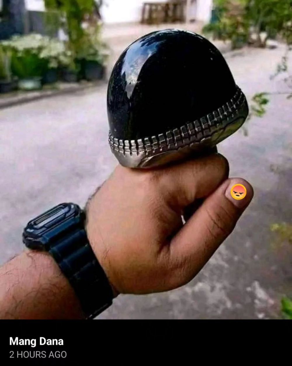 11 Potret kocak orang pamer perhiasan ini bukannya bikin iri malah ilfeel, endingnya tepuk jidat