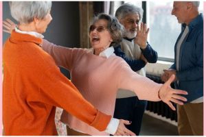 10 Arti mimpi bertemu teman lama perempuan menurut psikologi mimpi, isyarat akan datang kebaikan