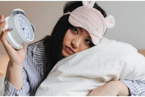 Tanpa eye cream, ini cara menyegarkan mata panda hanya pakai masker dari 1 sayuran