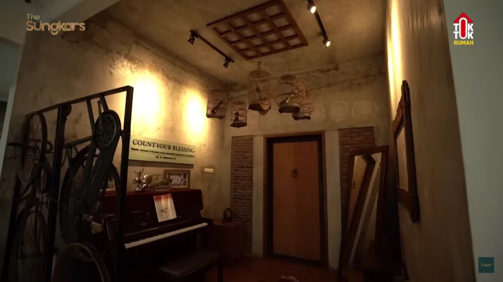 Rumahnya unik memadukan konsep Jawa modern, 9 potret dapur Zaskia Mecca di Jakarta ini bikin mupeng