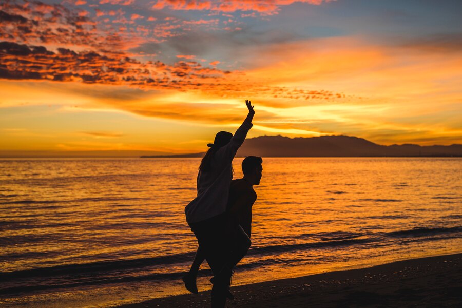 85 Kata-kata indah tentang senja, romantis dan bikin baper