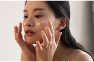 10 Rekomendasi toner skincare Jepang harga di bawah Rp 200 ribu, bikin kulit auto lembap dan kenyal