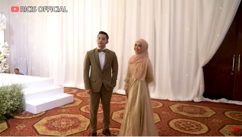 Didoakan CLBK usai Ria Ricis gugat cerai, dokter Aditya ungkap statusnya dengan adik Oki Setiana Dewi