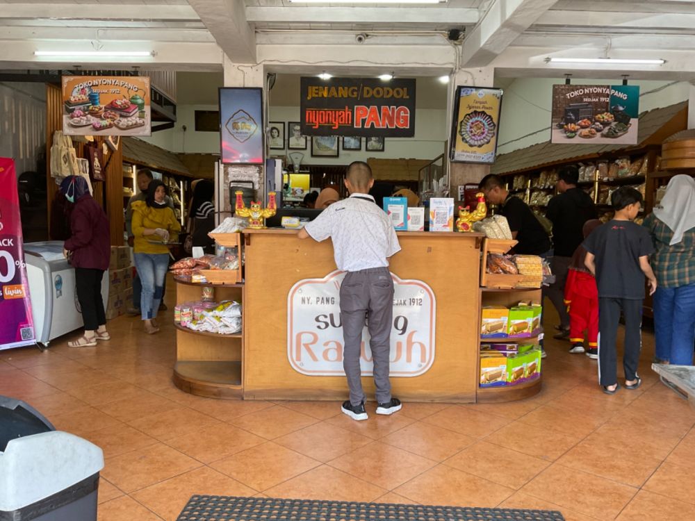 Kisah generasi ke-6 toko Ny Pang berjuang pertahankan rasa otentik jajanan tradisional sejak 1912