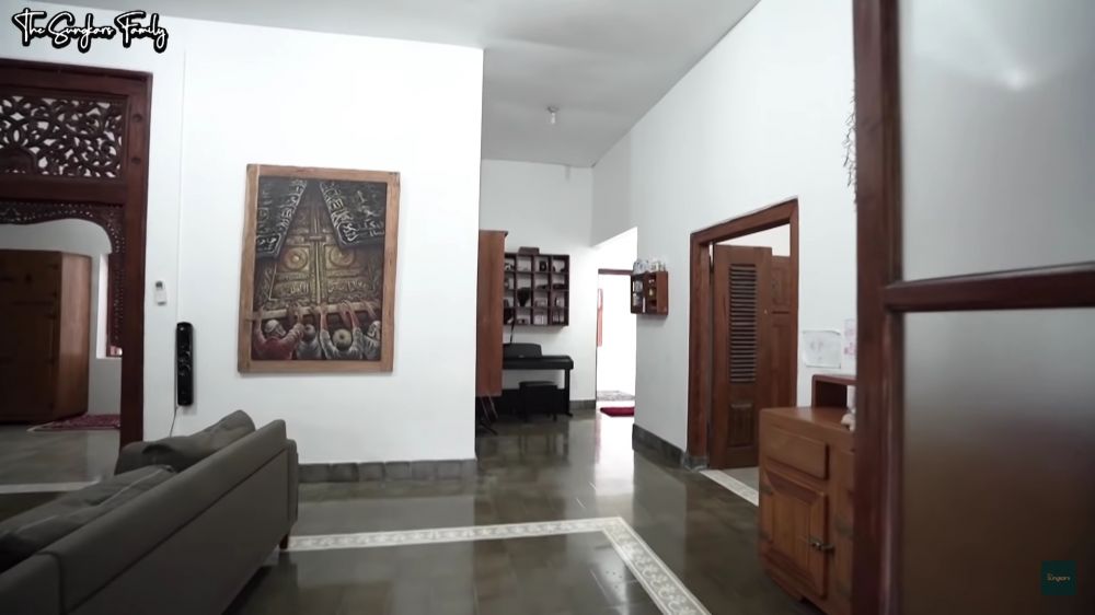 Rumahnya unik mirip kos-kosan, ini 9 potret dapur Zaskia Adya Mecca di Jogja, sederhana tapi klasik