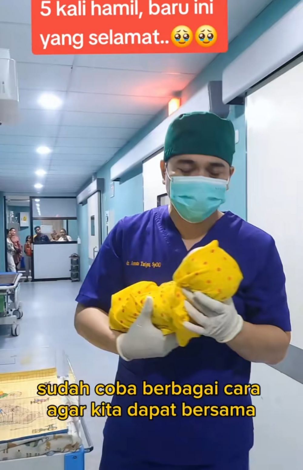 Momen dokter bagikan kebahagiaan keluarga sambut kelahiran anak usai ibu 4 kali keguguran, bikin haru