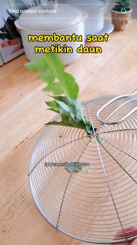 Bukan untuk peniris makanan, aksi wanita tunjukkan fungsi lain saringan ini uniknya tak terduga