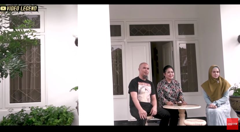 8 Potret rumah klasik Titiek Soeharto di Jogja, ikonik dengan patung Soeharto