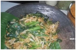 Tak basi hingga seharian, ini trik bikin sayur urap yang gurih dan matang sempurna meski tanpa dikukus