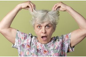 Hitamnya pekat disangka semir, ini trik menghilangkan rambut beruban hanya pakai 1 bumbu dapur