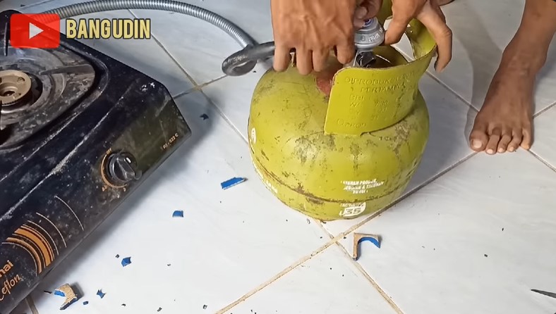 Tanpa ditambal karet gelang, ini trik mengatasi tabung gas elpiji bocor cuma pakai 1 alat sederhana