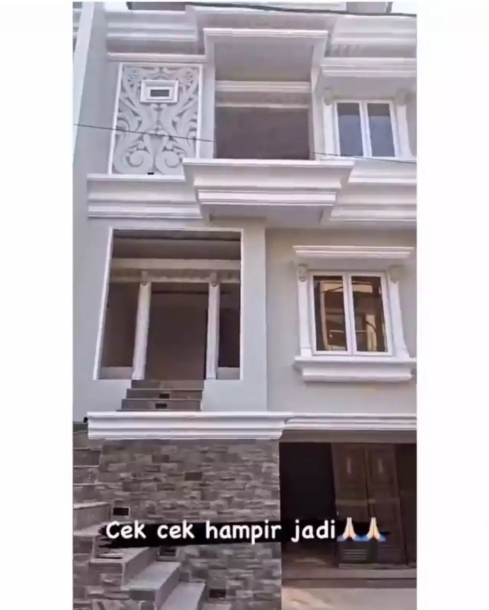 Kerja keras syuting sinetron kini punya rumah 4 lantai, 9 potret dapur Amanda Manopo ini elegan pol