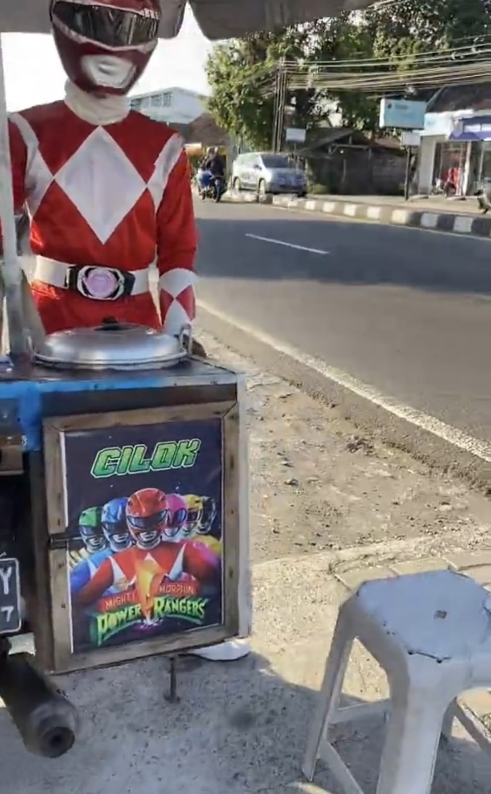 45 Potret kocak kostum pedagang ini nyeleneh tapi totalitasnya bikin pengen angkat topi, kreatif pol
