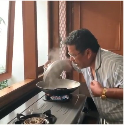 Rumahnya di kawasan elit Rp 50 juta per meter persegi, 9 potret dapur Hotman Paris ini sederhana