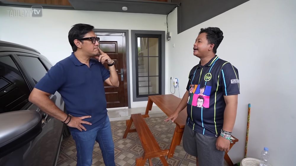 Dulu susah kini gajinya 3 digit, 9 potret dapur rumah Dustin Tiffani ini bentuk ruangnya mengerucut