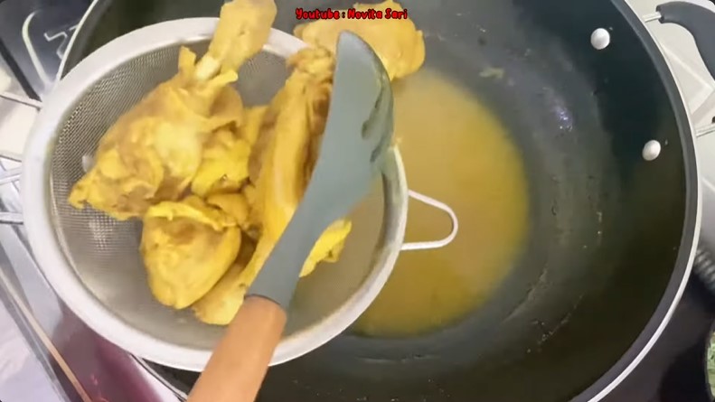 Tak berubah rasa hingga 24 jam, ini trik menyimpan ayam ungkep agar awet meski tanpa masuk kulkas