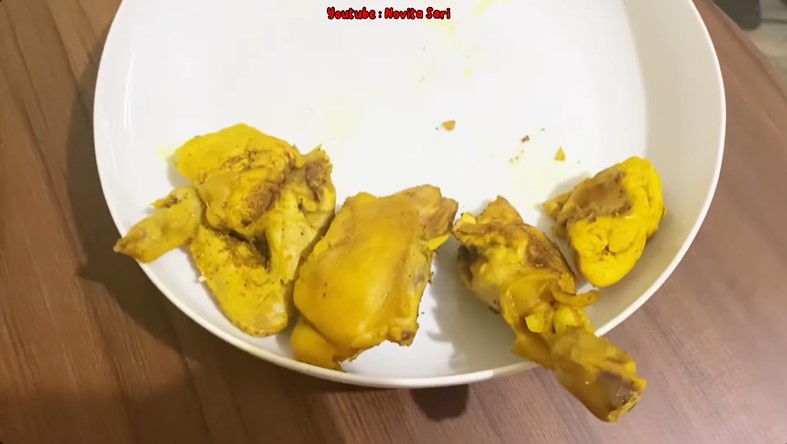 Tak berubah rasa hingga 24 jam, ini trik menyimpan ayam ungkep agar awet meski tanpa masuk kulkas