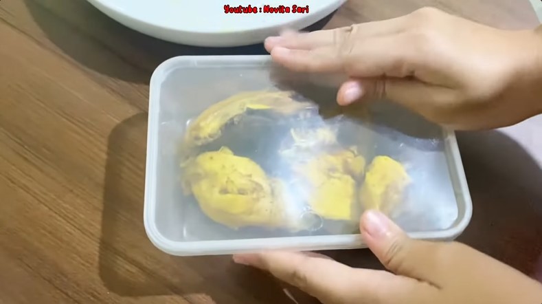 Tak berubah rasa hingga 24 jam, ini trik menyimpan ayam ungkep agar awet meski tanpa masuk kulkas