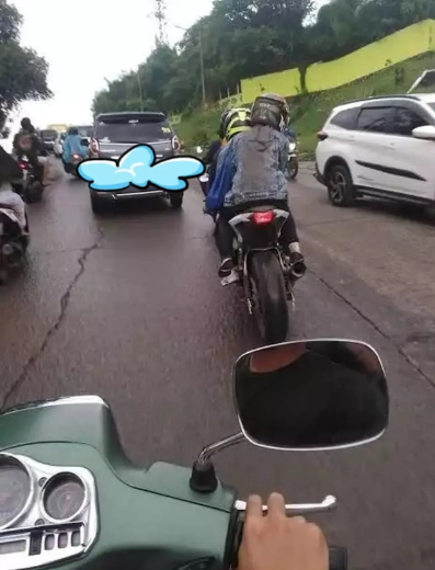 11 Momen apes pacaran saat naik motor ini bikin gagal romantis, mau ketawa tapi kasihan