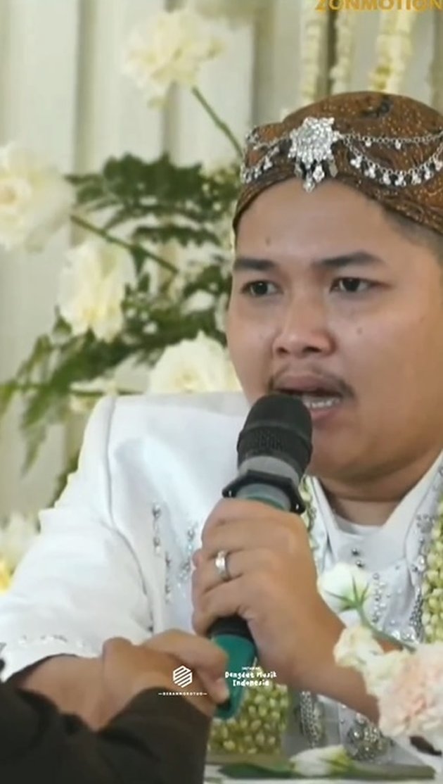11 Potret bahagia Nopek Novian nikah hingga punya anak, akad Oktober 2023 kini dikaruniai jagoan kecil