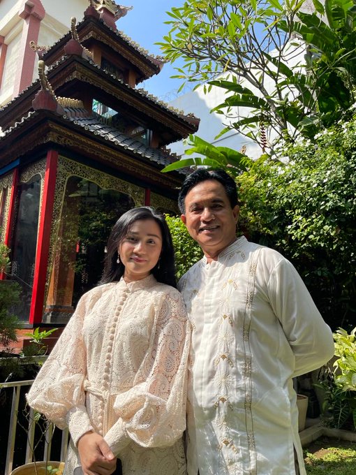 9 Pesona Rika Kato istri Yusril Ihza Mahendra yang beda usia 27 tahun, kerap dikira anaknya