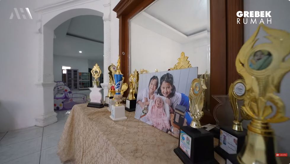 Ada lapangan dalam rumah, ini 11 potret rumah eks istri Kurnia Meiga yang luasnya 5000 meter persegi