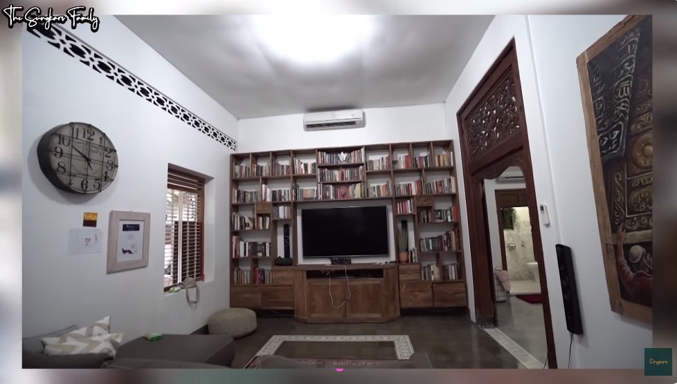 Tak banyak perabotan mewah, 9 potret kamar Zaskia Adya Mecca di Jogja sederhana ngemper tanpa dipan