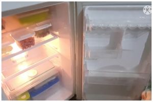 Tak perlu dibongkar, emak-emak ini punya trik atasi karet pintu kulkas longgar pakai 1 alat