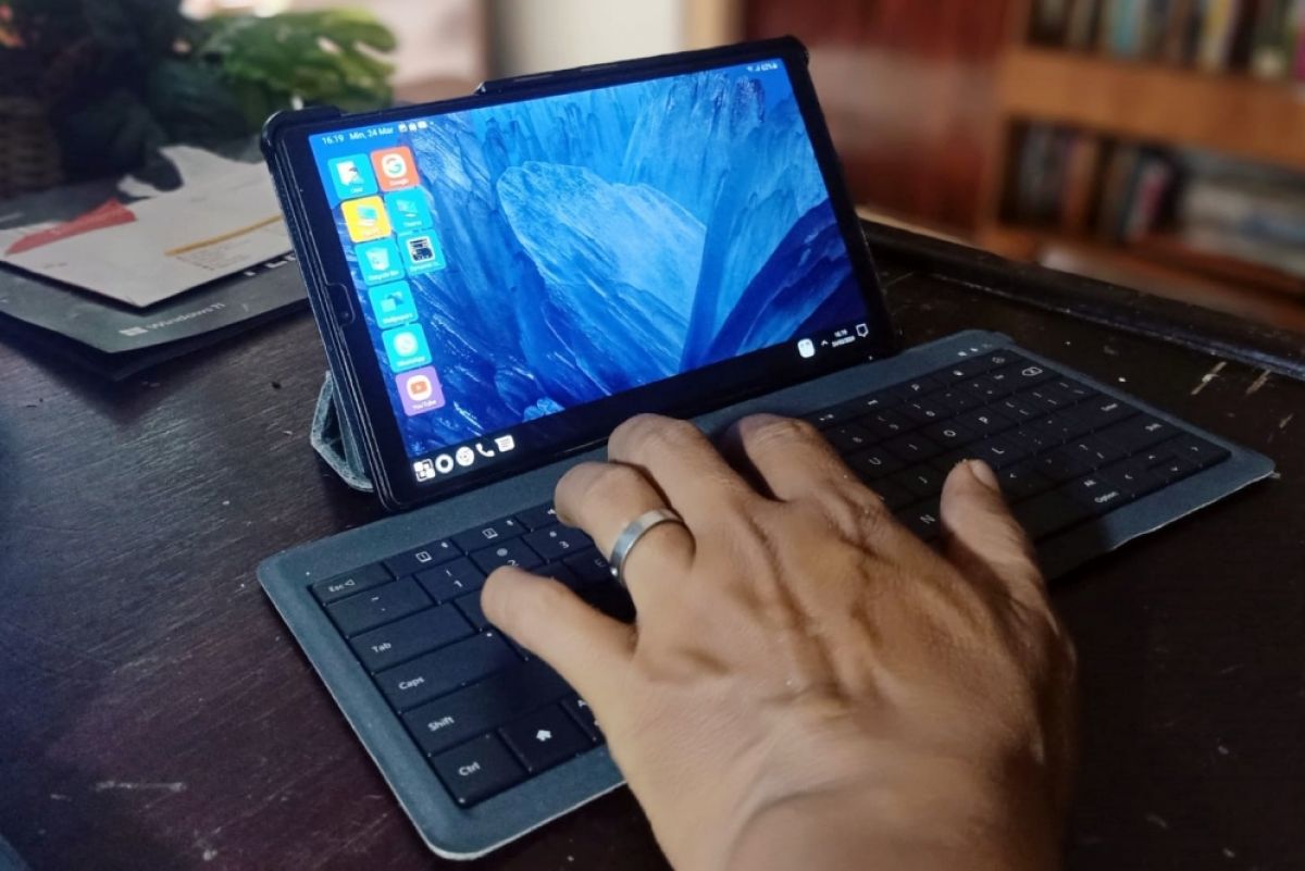 5 Cara membuat tampilan layar tablet Android layaknya desktop, jadi serasa pakai laptop