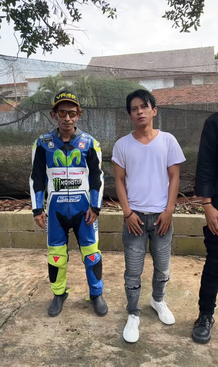 Momen 'kembaran' 4 seleb ngumpul bareng ini bikin nyengir, sampai dapat 10 ribu komentar