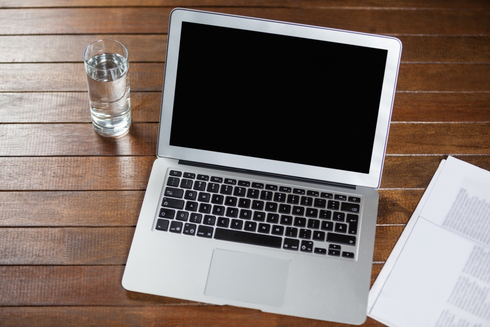 Cara membersihkan laptop agar lebih ngebut dan terasa seperti baru kembali dengan tampilan kinclong